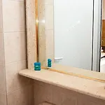 Center * لينثوس